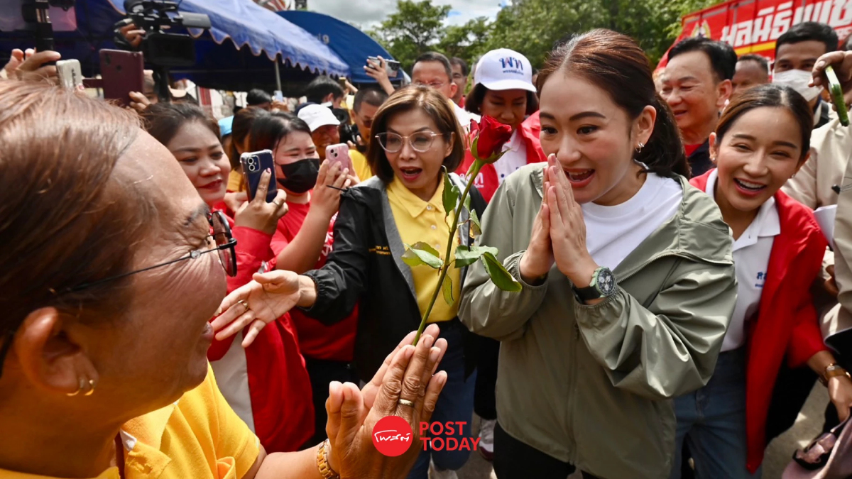 นายกอิ๊งค์ นำคณะตระเวนให้กำลังใจ แจกถุงยังชีพผู้ประสบภัยน้ำท่วมสุโขทัย นายกอิ๊งค์ นำคณะตระเวนให้กำลังใจ แจกถุงยังชีพผู้ประสบภัยน้ำท่วมสุโขทัย