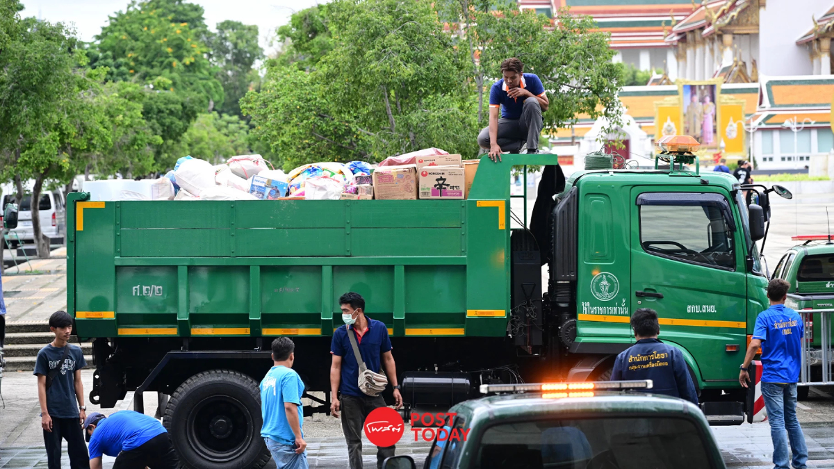 น้ำท่วม 67 : กทม. ปล่อยขบวน"รถบรรทุกรัก" ช่วยเหลือผู้ประสบภัยน้ำท่วม น้ำท่วม 67 : กทม. ปล่อยขบวน"รถบรรทุกรัก" ช่วยเหลือผู้ประสบภัยน้ำท่วม