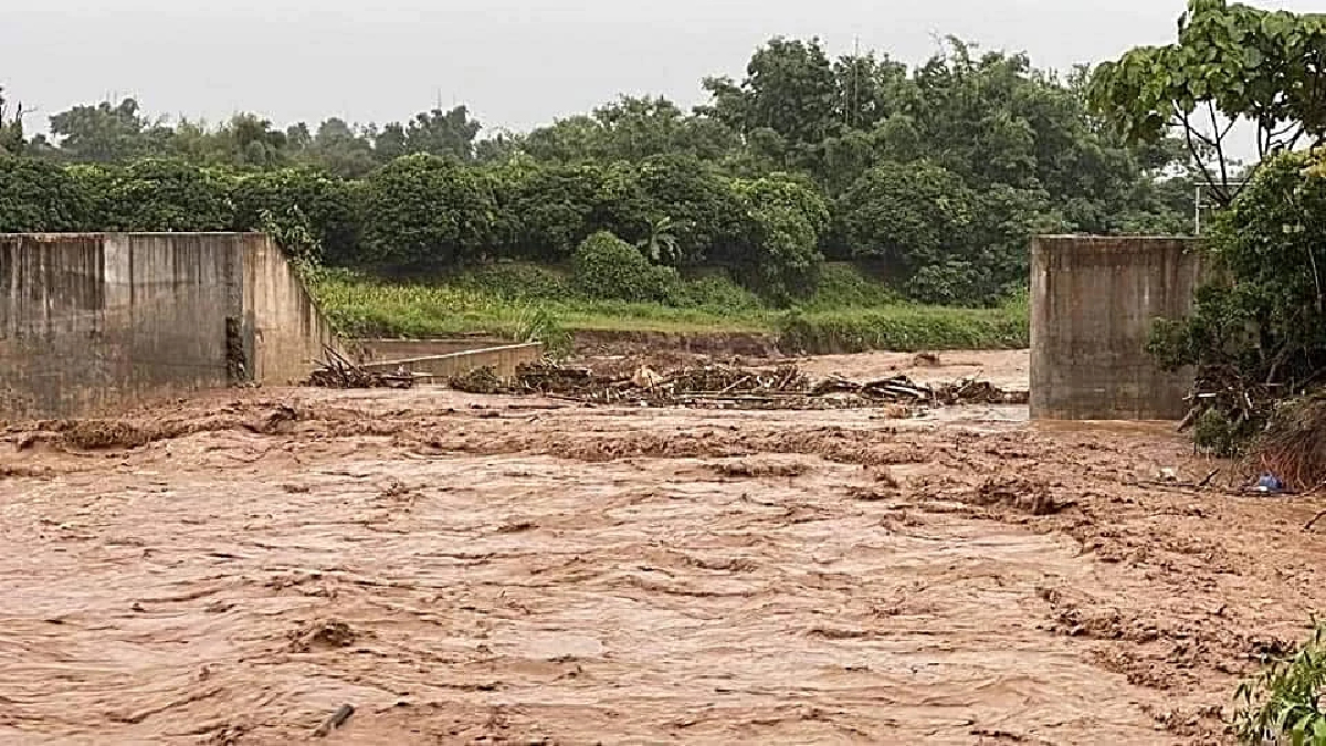 สนทช.เตือนฝนตกหนักเชียงราย 195มม. แม่น้ำกกล้นตลิ่งสูง1เมตร สนทช.เตือนฝนตกหนักเชียงราย 195มม. แม่น้ำกกล้นตลิ่งสูง1เมตร