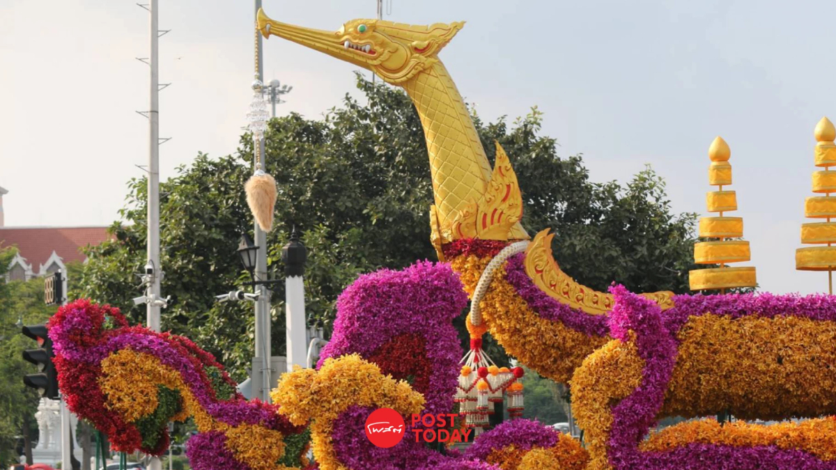 ประมวลภาพ กทม. ประดับดอกไม้ตลอดเส้นทางรับขบวนพยุหยาตราทางชลมารค ประมวลภาพ กทม. ประดับดอกไม้ตลอดเส้นทางรับขบวนพยุหยาตราทางชลมารค