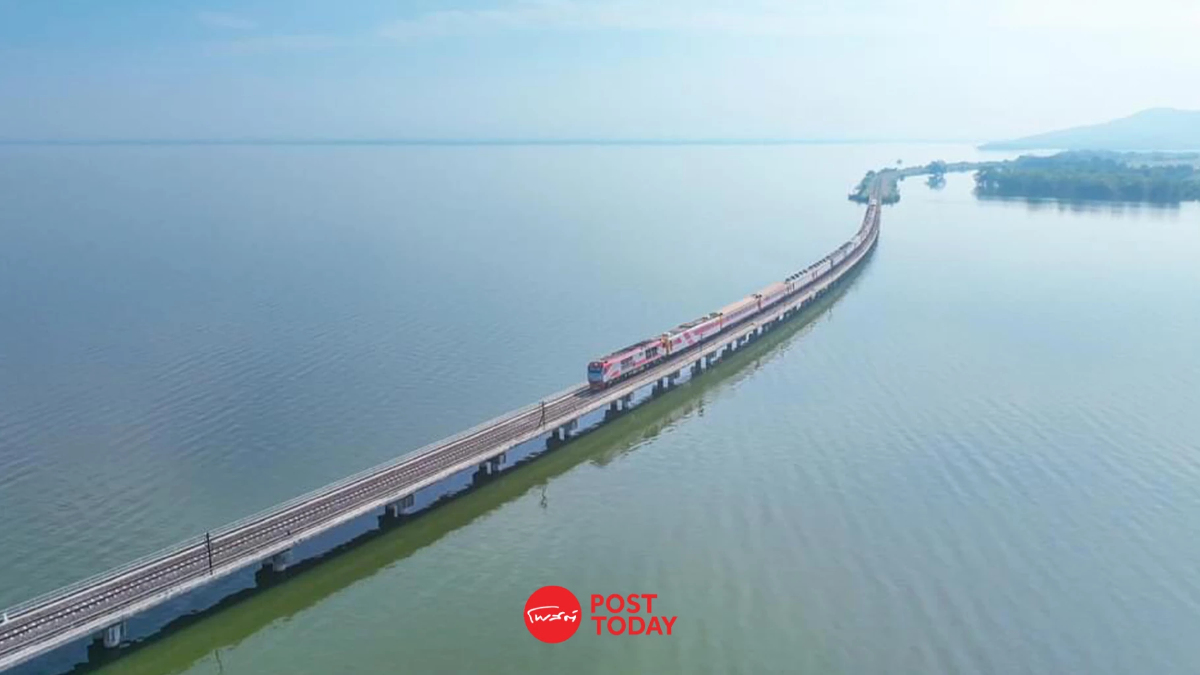 รฟท. เปิดให้จองตั๋วแล้ว ทริปรถไฟลอยน้ำ เขื่อนป่าสักชลสิทธิ์ รฟท. เปิดให้จองตั๋วแล้ว ทริปรถไฟลอยน้ำ เขื่อนป่าสักชลสิทธิ์