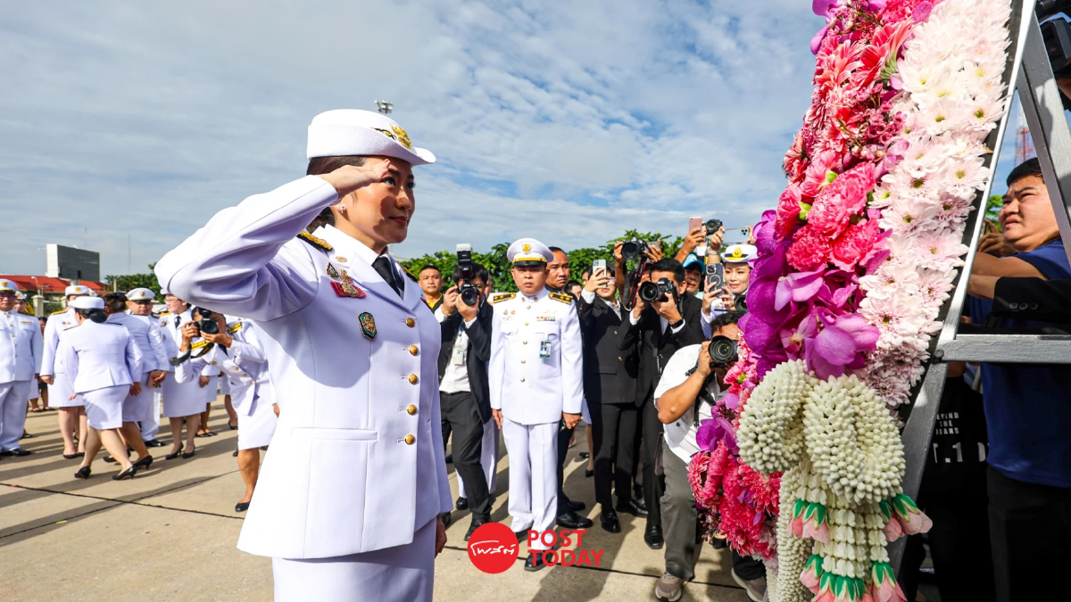นายกรัฐมนตรีนำคณะรัฐมนตรี วางพวงมาลาเนื่องในวันปิยมหาราช นายกรัฐมนตรีนำคณะรัฐมนตรี วางพวงมาลาเนื่องในวันปิยมหาราช
