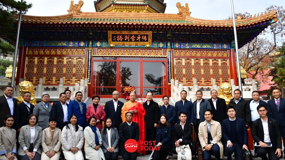 ชูศักดิ์ นำทีมสักการะ "พระเขี้ยวแก้ว" เตรียมอัญเชิญมาประดิษฐานที่ไทย ชูศักดิ์ นำทีมสักการะ "พระเขี้ยวแก้ว" เตรียมอัญเชิญมาประดิษฐานที่ไทย