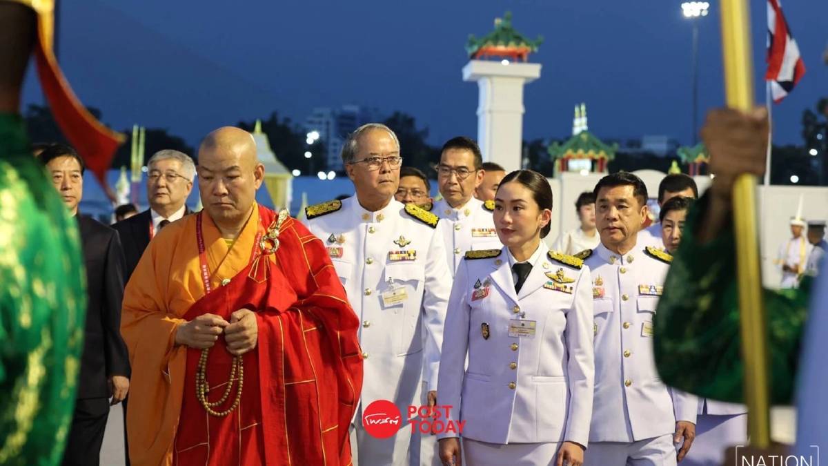 นายกฯ เป็นประธานรับพระเขี้ยวแก้วประดิษฐานสนามหลวง นายกฯ เป็นประธานรับพระเขี้ยวแก้วประดิษฐานสนามหลวง