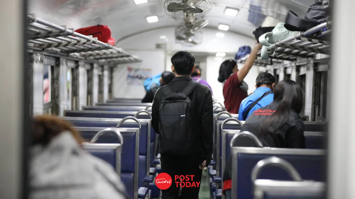 รถไฟฟีเวอร์ ผู้โดยสารหนาแน่นกว่า 9.3 หมื่นคน รถไฟฟีเวอร์ ผู้โดยสารหนาแน่นกว่า 9.3 หมื่นคน