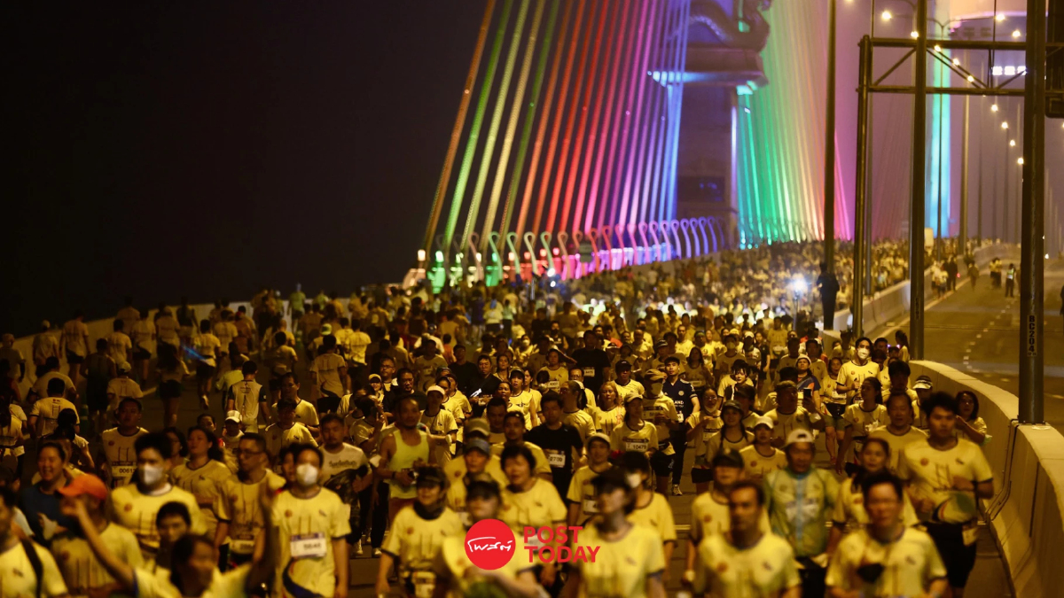 นักวิ่ง 12,000 คนร่วมสร้างประวัติศาสตร์บน"สะพานทศมราชัน" (อัลบั้มภาพ) นักวิ่ง 12,000 คนร่วมสร้างประวัติศาสตร์บน"สะพานทศมราชัน" (อัลบั้มภาพ)