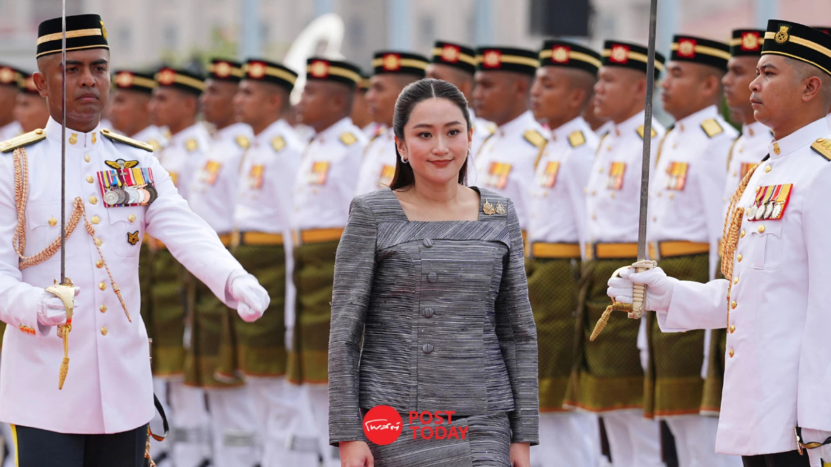 เผยนายกฯ "แพทองธาร" โอนหุ้น 19 รายการเกือบหมื่นล้านบาท กันผลประโยชน์ทับซ้อน เผยนายกฯ "แพทองธาร" โอนหุ้น 19 รายการเกือบหมื่นล้านบาท กันผลประโยชน์ทับซ้อน