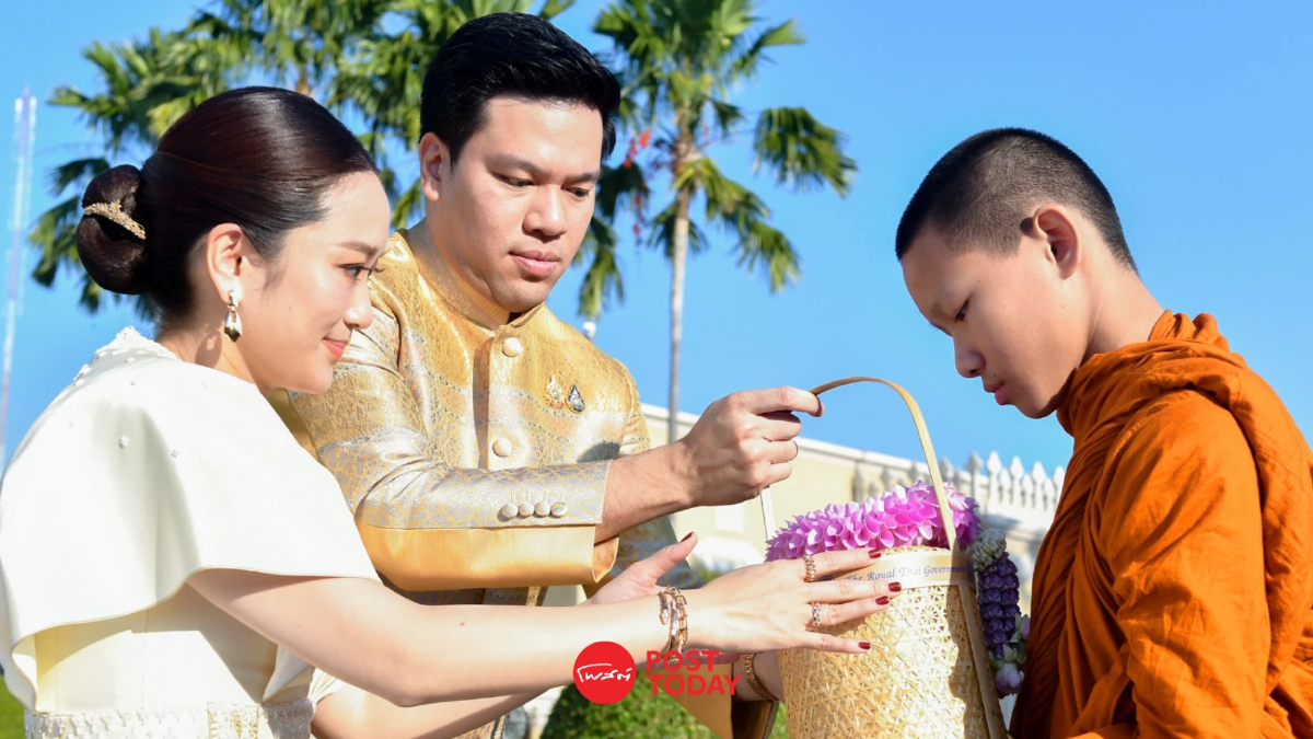 นายกฯอิ๊งค์พร้อมสามีร่วมทำบุญตักบาตรทำเนียบฯวันขึ้นปีใหม่68 นายกฯอิ๊งค์พร้อมสามีร่วมทำบุญตักบาตรทำเนียบฯวันขึ้นปีใหม่68
