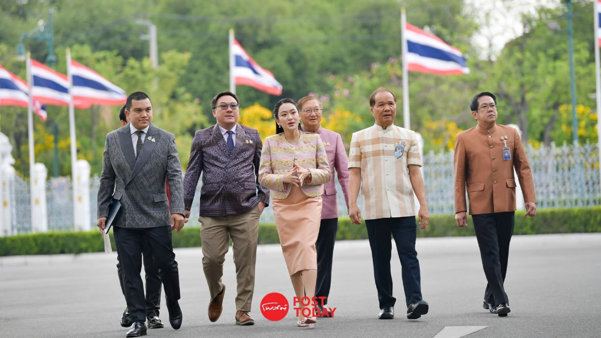 นายกฯอิ๊งค์สั่งกลางครม.ให้รมต.เตรียมข้อมูลสู้ศึกซักฟอก นายกฯอิ๊งค์สั่งกลางครม.ให้รมต.เตรียมข้อมูลสู้ศึกซักฟอก
