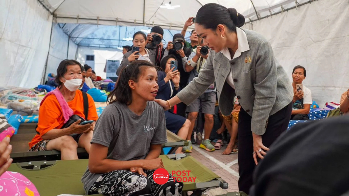 “แพทองธาร” เยี่ยมญาติผู้ประสบภัยตึกถล่ม ที่ศูนย์พักคอย ใกล้ สตง. “แพทองธาร” เยี่ยมญาติผู้ประสบภัยตึกถล่ม ที่ศูนย์พักคอย ใกล้ สตง.