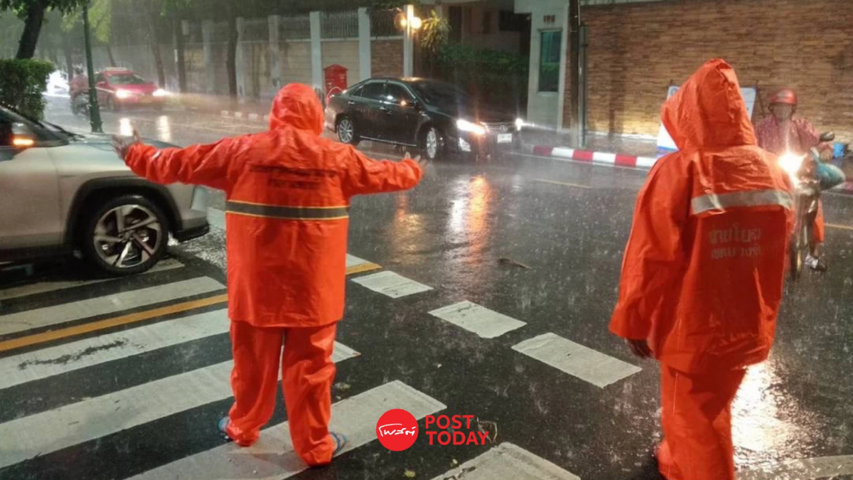 กทม. สู้ฝนตกถล่มเมือง กว่า 130 มม. หลายพื้นที่กลับสู่ภาวะปกติแล้ว กทม. สู้ฝนตกถล่มเมือง กว่า 130 มม. หลายพื้นที่กลับสู่ภาวะปกติแล้ว