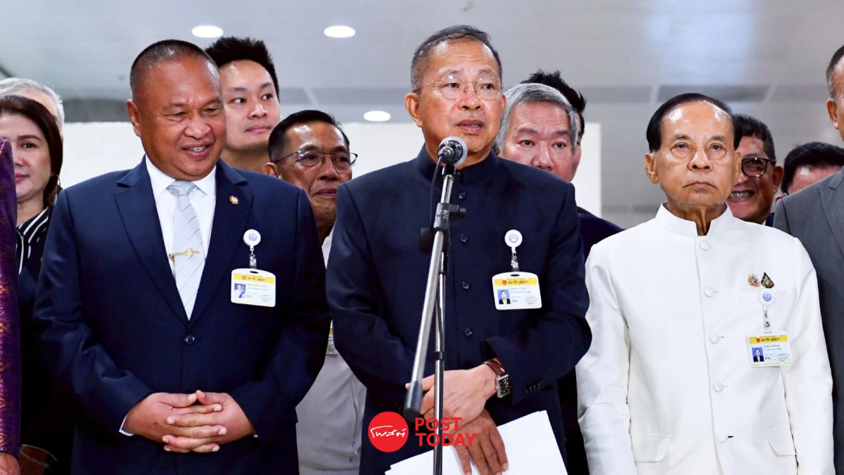 วุฒิสภาเรียกร้องเปิดสมัยวิสามัญ หารือวิกฤตชายแดนไทย-กัมพูชา วุฒิสภาเรียกร้องเปิดสมัยวิสามัญ หารือวิกฤตชายแดนไทย-กัมพูชา