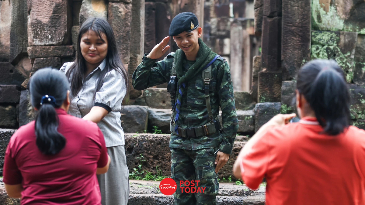 เปิดภาพ ปราสาทตาเมือนธม นทท.แห่มอบกำลังใจทหารชายแดนไทย-กัมพูชา เปิดภาพ ปราสาทตาเมือนธม นทท.แห่มอบกำลังใจทหารชายแดนไทย-กัมพูชา