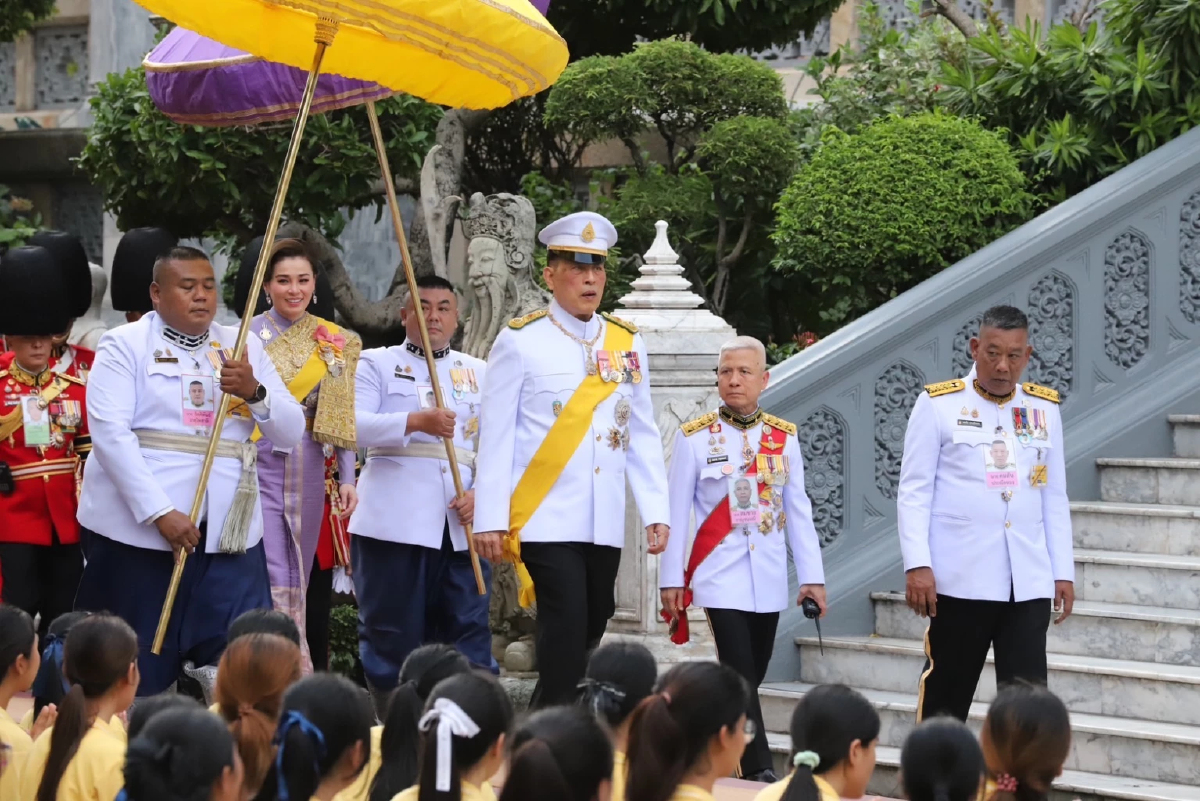 ในหลวง พระราชินี เสด็จฯ บำเพ็ญพระราชกุศล เนื่องในวันเฉลิมพระชนมพรรษาพระราชินี ในหลวง พระราชินี เสด็จฯ บำเพ็ญพระราชกุศล เนื่องในวันเฉลิมพระชนมพรรษาพระราชินี
