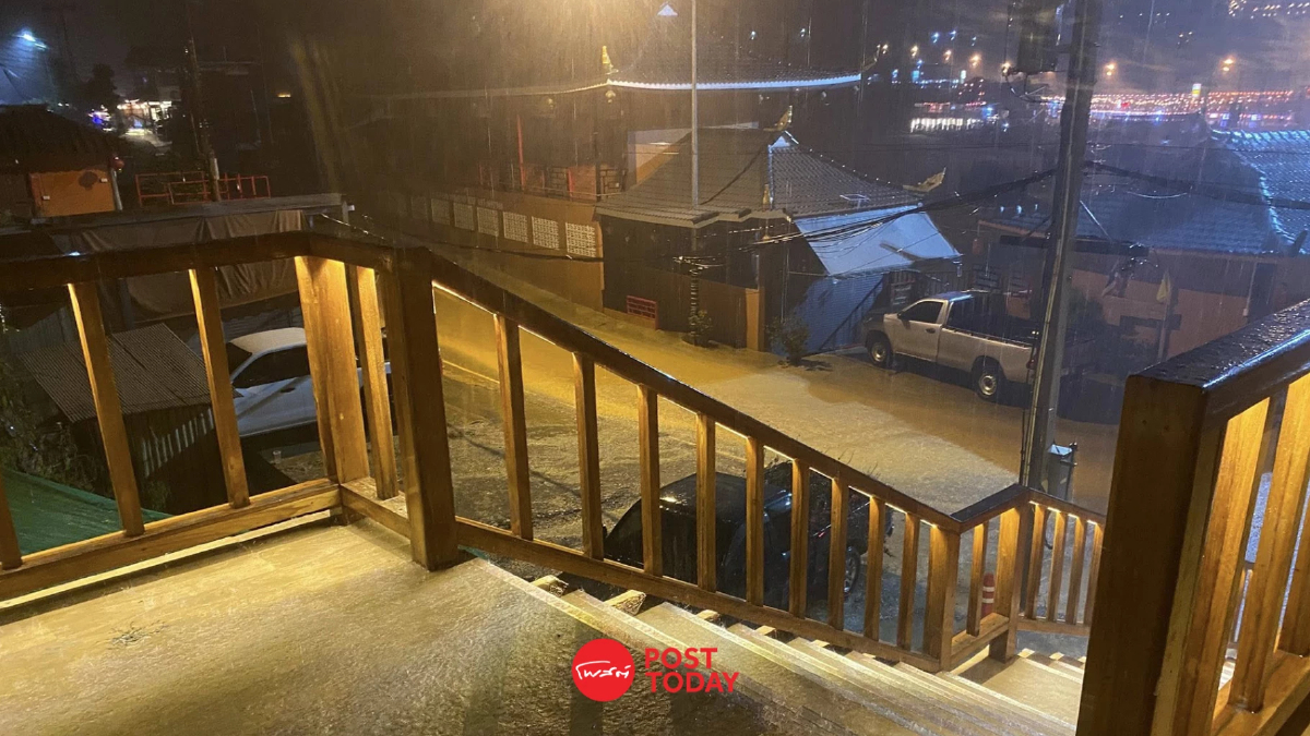 ฝนถล่ม น้ำป่าทะลักหมู่บ้านรักไทย-ลมแรงโค่นต้นไม้ขวางทาง ฝนถล่ม น้ำป่าทะลักหมู่บ้านรักไทย-ลมแรงโค่นต้นไม้ขวางทาง