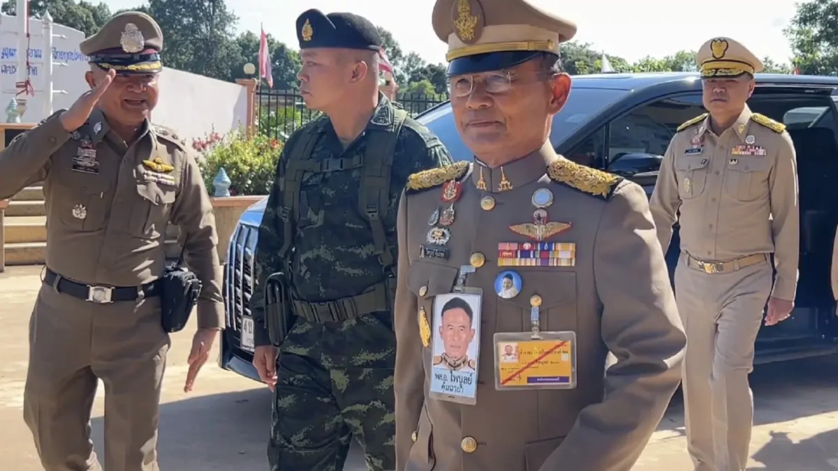 ‘ในหลวง’ทรงห่วงใยทหารชายแดนไทย-กัมพูชา พระราชทานขวัญ-กำลังใจ ‘ในหลวง’ทรงห่วงใยทหารชายแดนไทย-กัมพูชา พระราชทานขวัญ-กำลังใจ