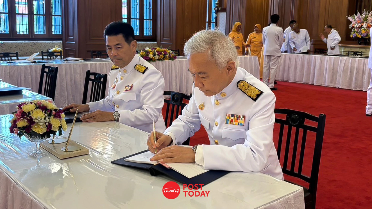 สุวัจน์-เทวัญ นำพรรคชาติพัฒนาถวายพระพรวันเฉลิมพระชนมพรรษา สุวัจน์-เทวัญ นำพรรคชาติพัฒนาถวายพระพรวันเฉลิมพระชนมพรรษา