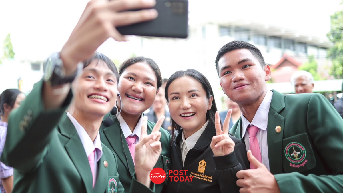 “รมว.นฤมล” ลุยสุราษฎร์ฯ แก้เกณฑ์วิทยฐานะ-เกลี่ยอัตราครูด่วน “รมว.นฤมล” ลุยสุราษฎร์ฯ แก้เกณฑ์วิทยฐานะ-เกลี่ยอัตราครูด่วน