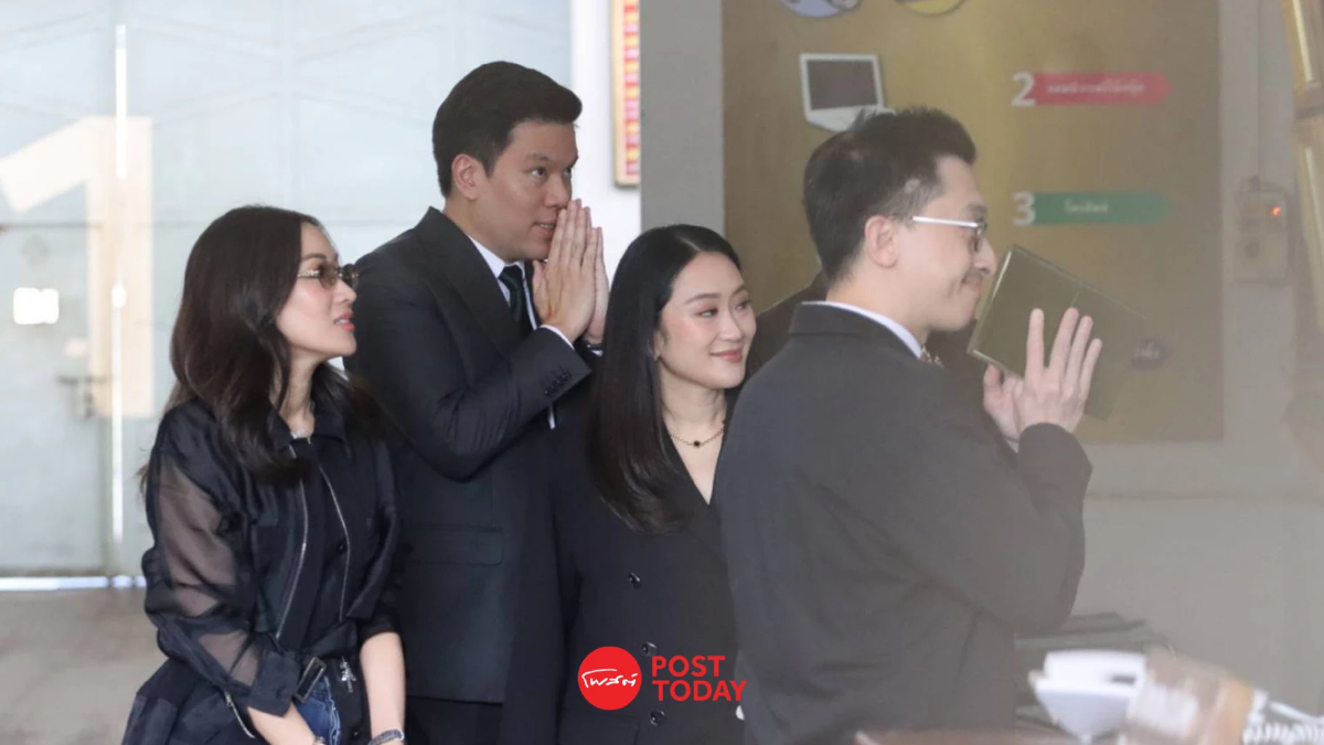 "ทักษิณ" อ่อนเพลียเล็กน้อย "อุ๊งอิ๊ง - ครอบครัวชินวัตร" เข้าเยี่ยม "ทักษิณ" อ่อนเพลียเล็กน้อย "อุ๊งอิ๊ง - ครอบครัวชินวัตร" เข้าเยี่ยม