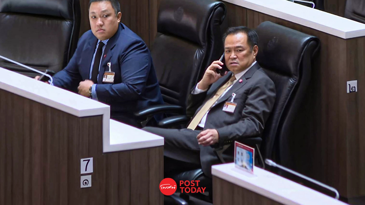 รายชื่อครม."รอ"! "อนุทิน" นั่งสภา 40 นาที รับสายปริศนา รุดออกไปทำธุระ รายชื่อครม."รอ"! "อนุทิน" นั่งสภา 40 นาที รับสายปริศนา รุดออกไปทำธุระ