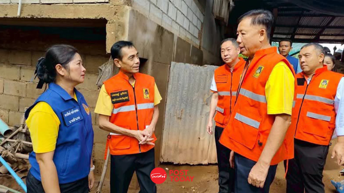 รมช.มหาดไทย ลงพื้นที่ จ.อุตรดิตถ์ ติดตามน้ำท่วม มอบถุงยังชีพผู้ประสบภัย รมช.มหาดไทย ลงพื้นที่ จ.อุตรดิตถ์ ติดตามน้ำท่วม มอบถุงยังชีพผู้ประสบภัย
