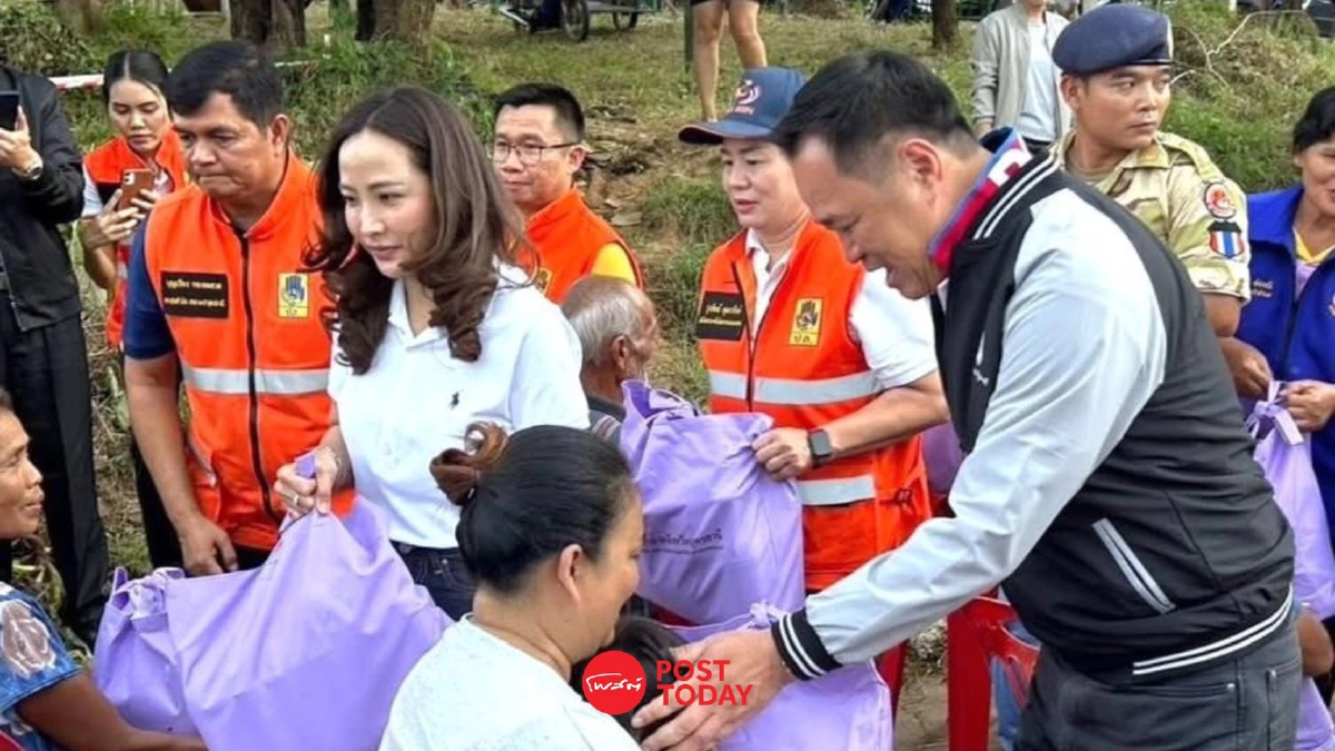 นายกฯ พร้อม ภริยา ลงพื้นที่ จ.อุดรธานี มอบถุงยังชีพแก่ผู้ประสบอุทกภัย นายกฯ พร้อม ภริยา ลงพื้นที่ จ.อุดรธานี มอบถุงยังชีพแก่ผู้ประสบอุทกภัย