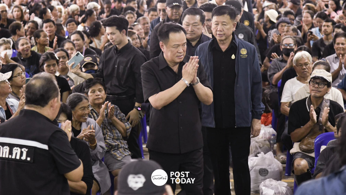 “อนุทิน” ลงพื้นที่ติดตามสถานการณ์น้ำท่วมและเยี่ยมประชาชนที่อ่างทอง “อนุทิน” ลงพื้นที่ติดตามสถานการณ์น้ำท่วมและเยี่ยมประชาชนที่อ่างทอง