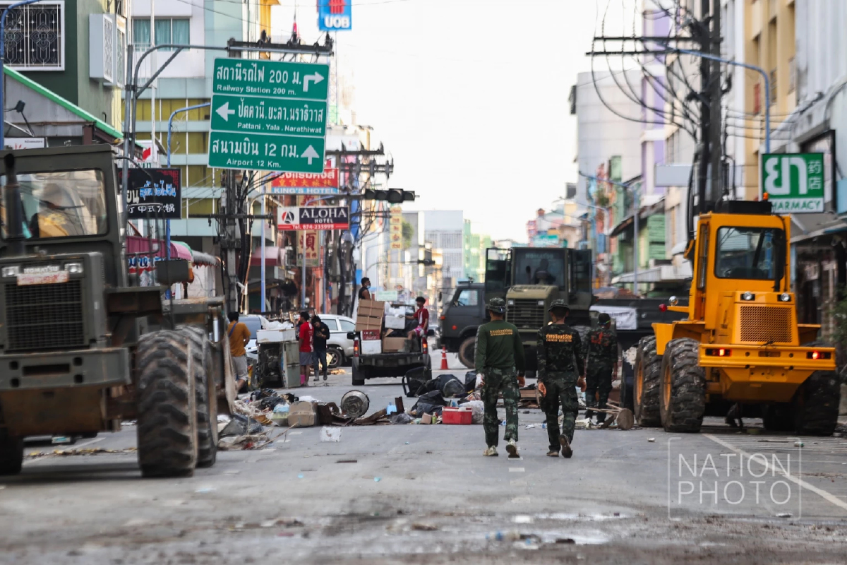 กระทรวงแรงงานอัด 7 มาตรการด่วน ฟื้นฟูคุณภาพชีวิตผู้ประสบอุทกภัยภาคใต้ กระทรวงแรงงานอัด 7 มาตรการด่วน ฟื้นฟูคุณภาพชีวิตผู้ประสบอุทกภัยภาคใต้