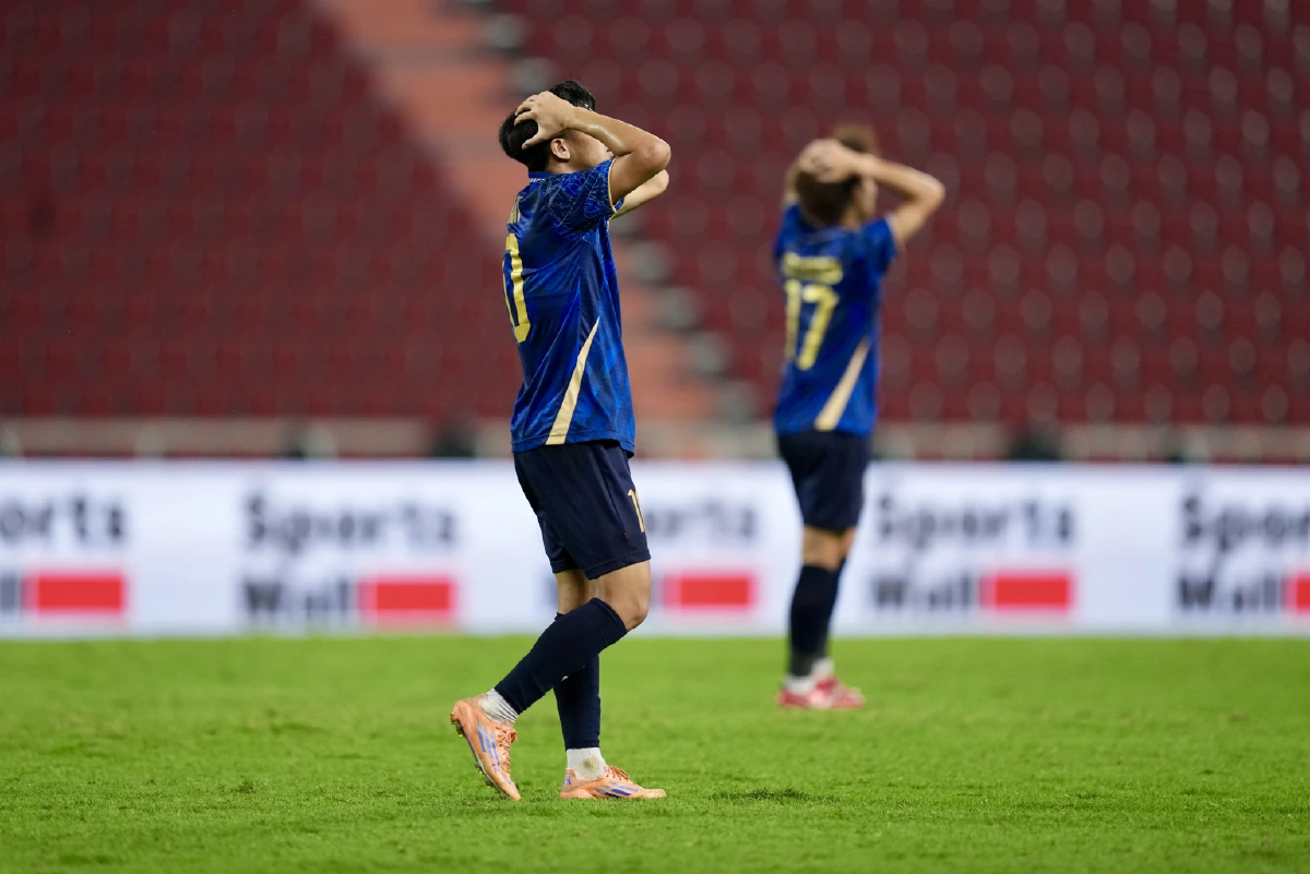 แข้งไทยช็อก! นำ 2 ตุง กลับพลิกแพ้ เวียดนาม 2-3 แค่รองแชมป์ซีเกมส์ แข้งไทยช็อก! นำ 2 ตุง กลับพลิกแพ้ เวียดนาม 2-3 แค่รองแชมป์ซีเกมส์