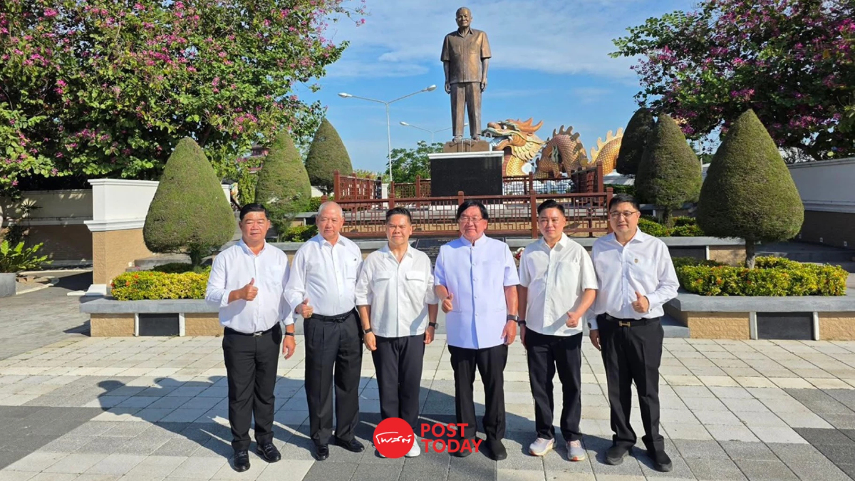 “วราวุธ” ไหว้อนุสาวรีย์นายบรรหาร ก่อนไปสมัคร ภท.พรุ่งนี้ “วราวุธ” ไหว้อนุสาวรีย์นายบรรหาร ก่อนไปสมัคร ภท.พรุ่งนี้
