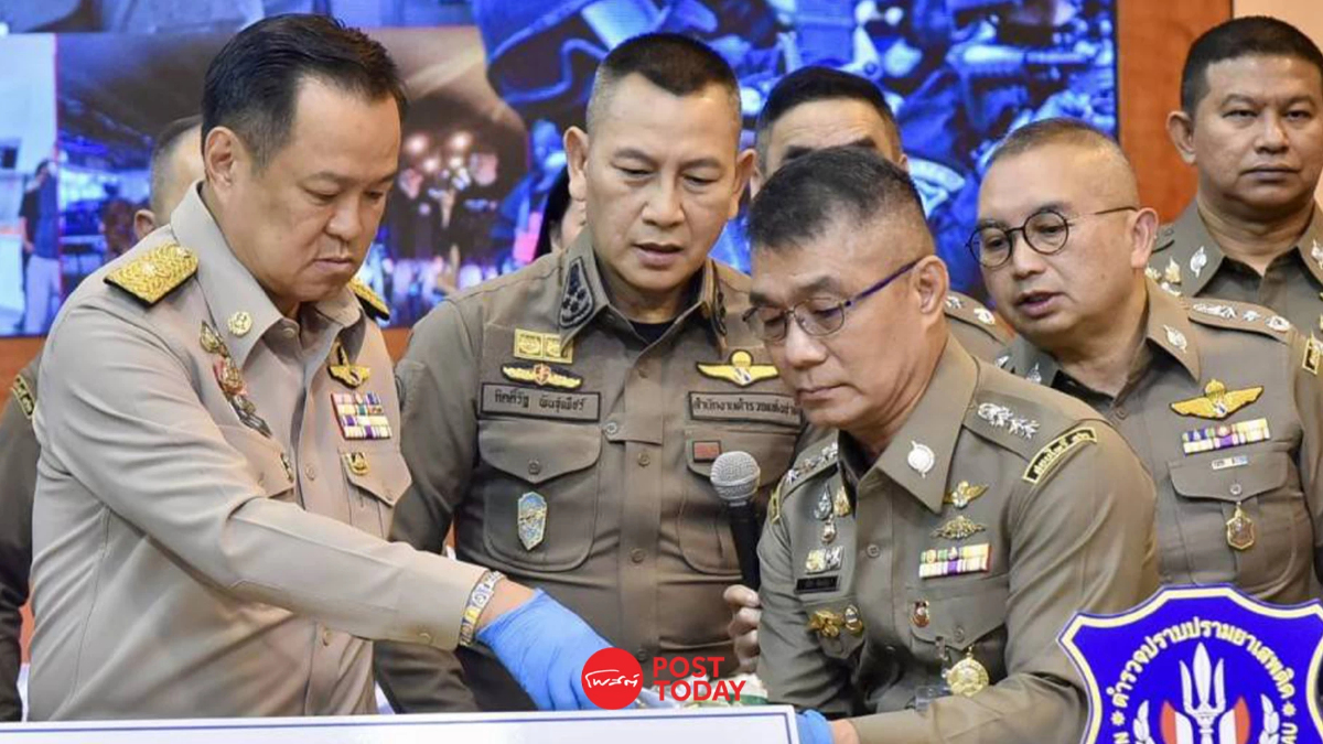 “อนุทิน” นำทีมแถลงกวาดล้างยาเสพติด ทลายเครือข่ายข้ามชาติ-นักการเมือง “อนุทิน” นำทีมแถลงกวาดล้างยาเสพติด ทลายเครือข่ายข้ามชาติ-นักการเมือง