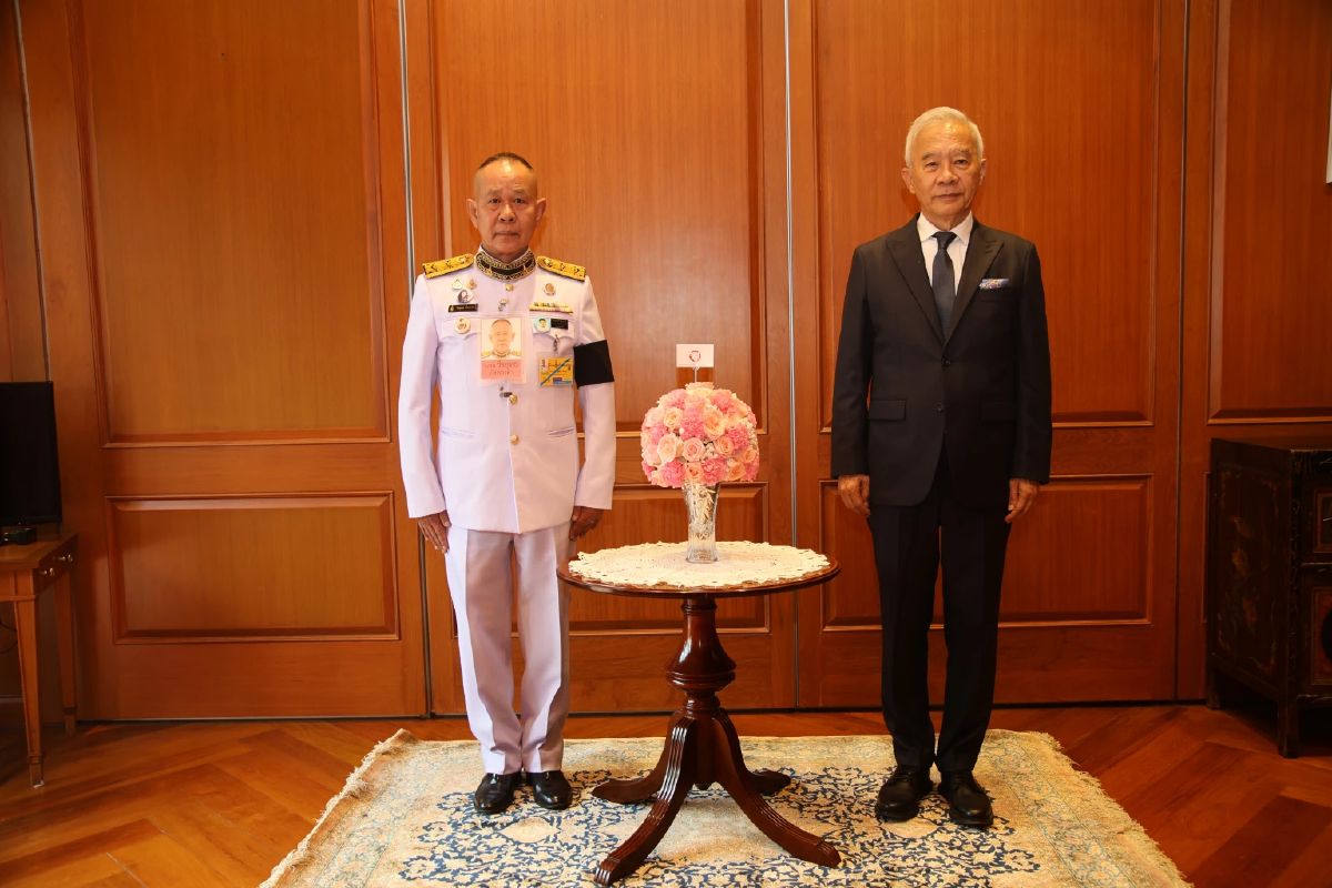 ทูลกระหม่อมอุบลรัตน์ฯพระราชทานแจกันดอกไม้ เนื่องในโอกาสวันเกิด "สุวัจน์ ลิปตพัลลภ" ทูลกระหม่อมอุบลรัตน์ฯพระราชทานแจกันดอกไม้ เนื่องในโอกาสวันเกิด "สุวัจน์ ลิปตพัลลภ"