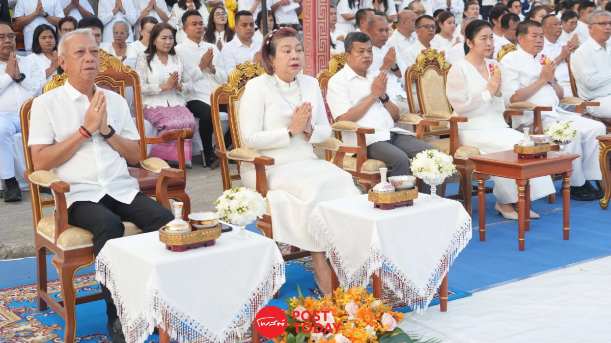 "พิพัฒน์-นิพนธ์" นำชาวหาดใหญ่ตักบาตรพระ 1,109 รูป ครบรอบ 109 ปีเมือง ถวายพระราชกุศลพระพันปีฯ "พิพัฒน์-นิพนธ์" นำชาวหาดใหญ่ตักบาตรพระ 1,109 รูป ครบรอบ 109 ปีเมือง ถวายพระราชกุศลพระพันปีฯ