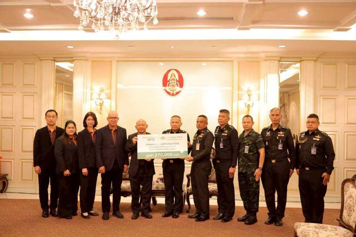 กลุ่มพูลผลส่งกำลังใจทหารชายแดน มอบเงินช่วยเหลือกว่า 6 แสน กลุ่มพูลผลส่งกำลังใจทหารชายแดน มอบเงินช่วยเหลือกว่า 6 แสน