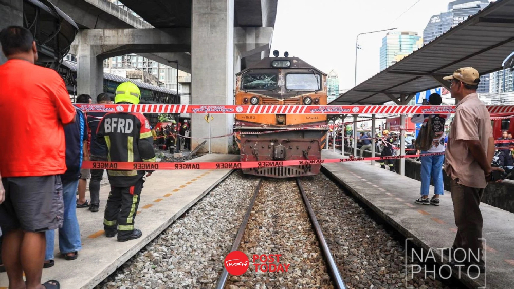 สน.มักกะสัน แจ้ง 1 ข้อหาหนัก! คนขับรถไฟชนรถเมล์ - นิติเวชฯ เร่งตรวจ DNA ร่าง