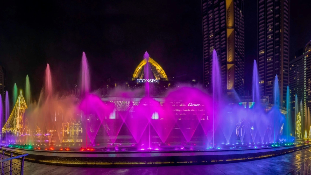 ไอคอนสยามฉลอง Pride Month จุดพลุสีรุ้งหนุนไทยสู่ World Pride ไอคอนสยามฉลอง Pride Month จุดพลุสีรุ้งหนุนไทยสู่ World Pride