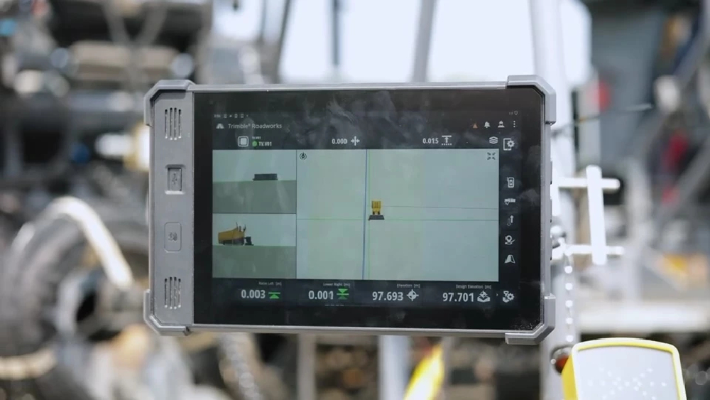 มิติใหม่ถนนเมืองกรุง! กทม. ใช้ระบบ 3D Control ปูผิวจราจรครั้งแรก