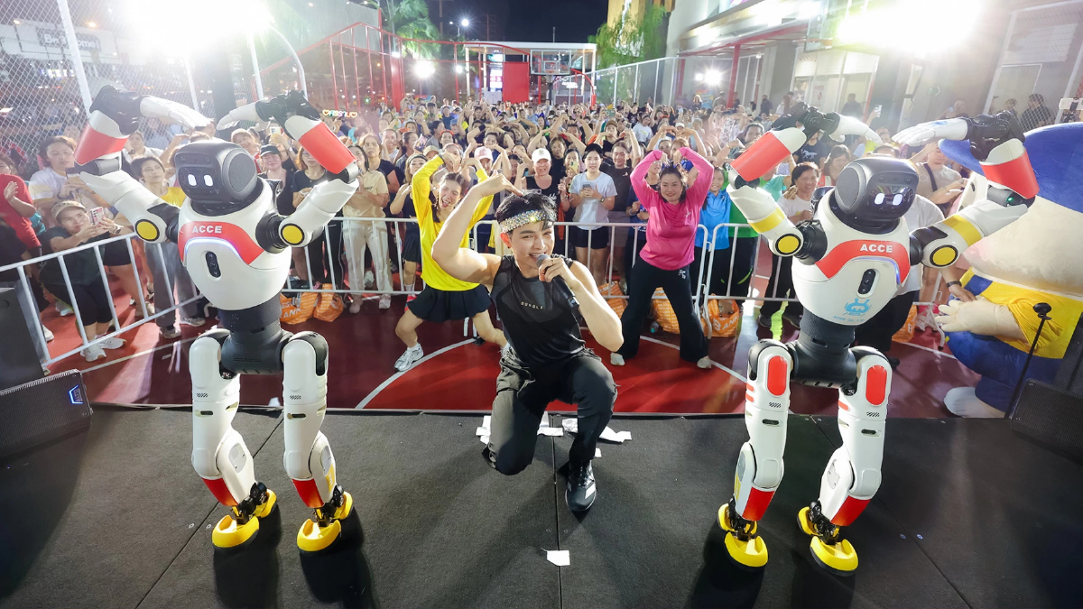 ซีพี แอ็กซ์ตร้า ดึงหุ่นยนต์ฮิวแมนนอยด์ นำเต้นแอโรบิกครั้งแรกในไทย ซีพี แอ็กซ์ตร้า ดึงหุ่นยนต์ฮิวแมนนอยด์ นำเต้นแอโรบิกครั้งแรกในไทย
