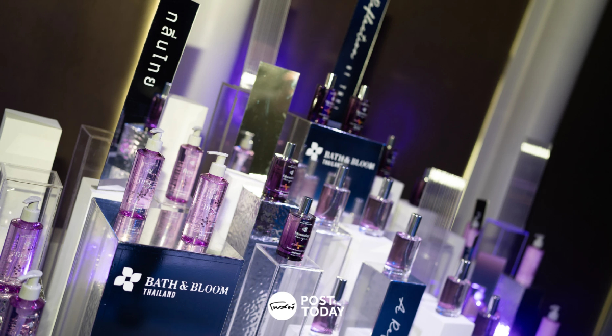 เปิดเบื้องหลัง Bath&Bloom แบรนด์ไทยผู้สร้างกลิ่นซิกเนเจอร์บนชั้นธุรกิจ “การบินไทย” เปิดเบื้องหลัง Bath&Bloom แบรนด์ไทยผู้สร้างกลิ่นซิกเนเจอร์บนชั้นธุรกิจ “การบินไทย”