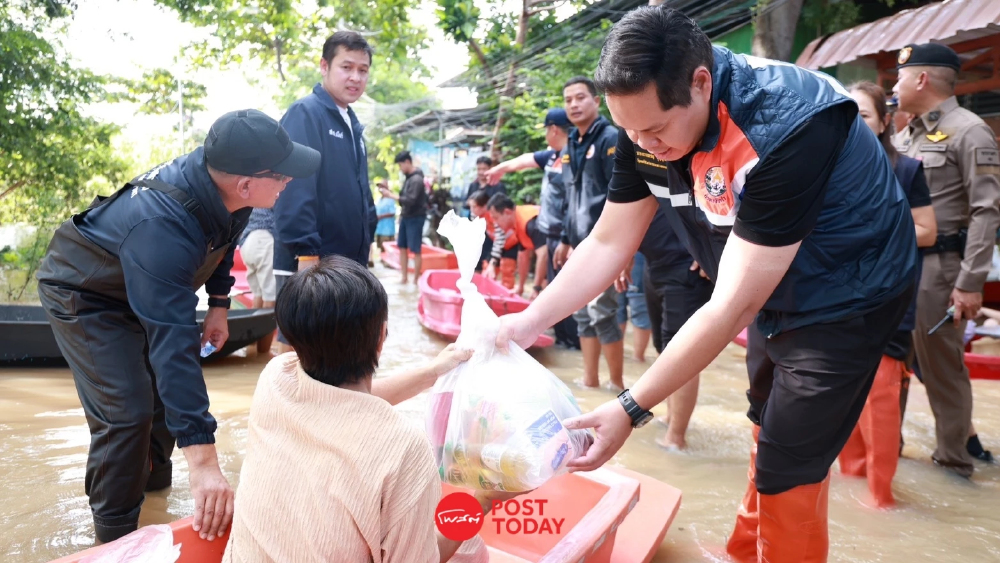 คมนาคมลงพื้นที่อยุธยา มอบถุงยังชีพช่วยน้ำท่วม 117 ครัวเรือน