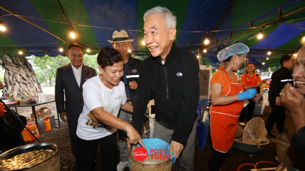 สุวัจน์ เปิด "ครัวโคราช" ช่วยน้ำท่วม เสนอรัฐทำแผนแม่บทจัดการน้ำระยะยาว