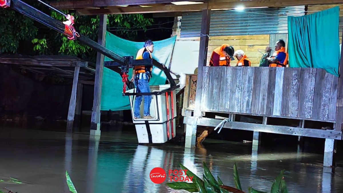 ปภ.เผยน้ำท่วม กทม. และ 27 จังหวัด เร่งรับมือน้ำ สำรวจความเสียหาย ปภ.เผยน้ำท่วม กทม. และ 27 จังหวัด เร่งรับมือน้ำ สำรวจความเสียหาย